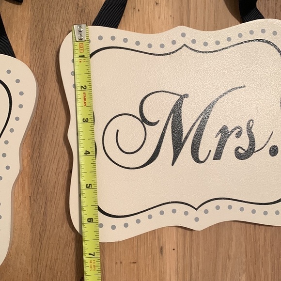 𝅺mr. & Mrs. Wooden Signs - Picture 6 of 11